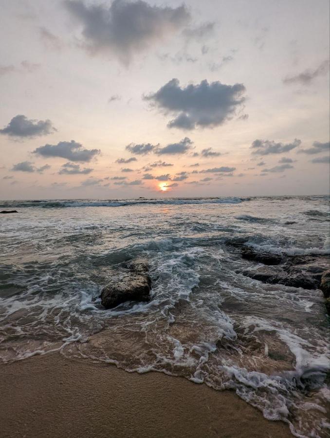 Sunset Cabana Galle Buitenkant foto