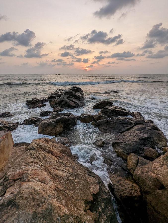 Sunset Cabana Galle Buitenkant foto